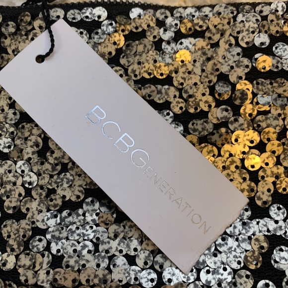 NWT BCBG Gold Sequin Clutch - Picture 2 of 4